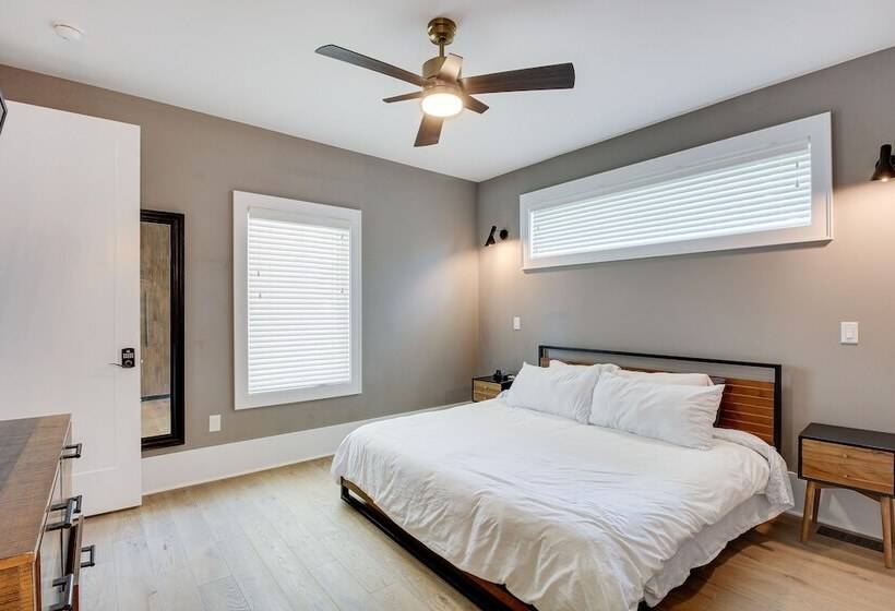 Modern Lawrence Home W/ Patio < Half Mi To U Of K!