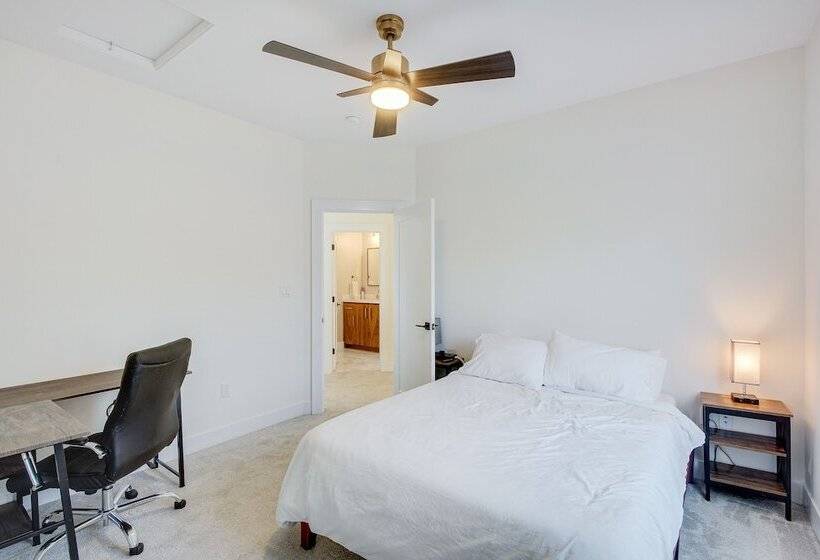 Modern Lawrence Home W/ Patio < Half Mi To U Of K!