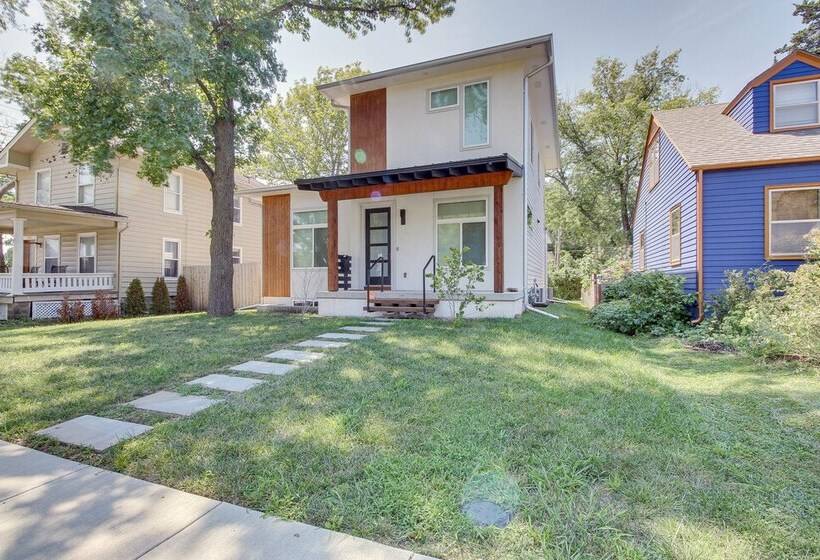 Modern Lawrence Home W/ Patio < Half Mi To U Of K!
