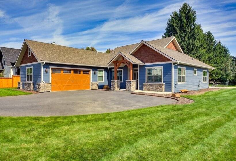 Modern Sandpoint Home W/ Lake Pend Oreille View!