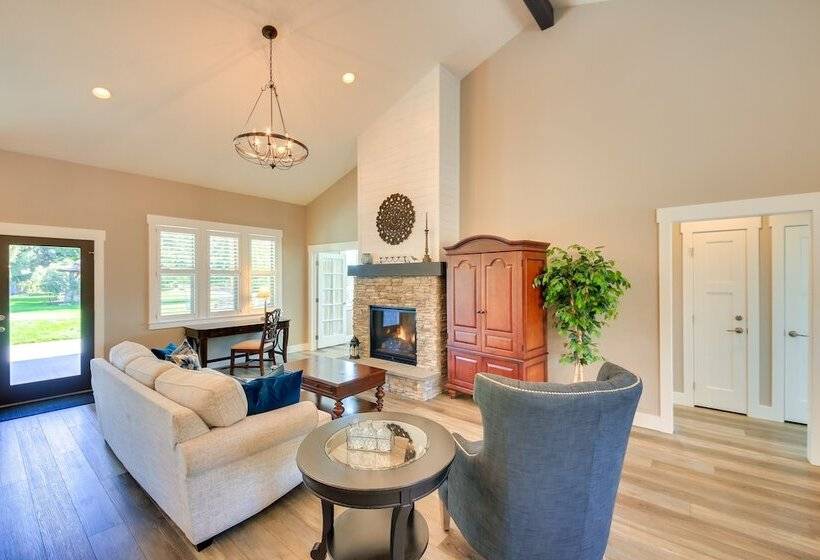 Modern Sandpoint Home W/ Lake Pend Oreille View!