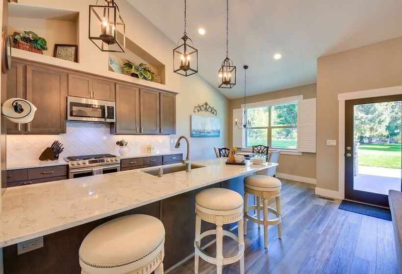 Modern Sandpoint Home W/ Lake Pend Oreille View!