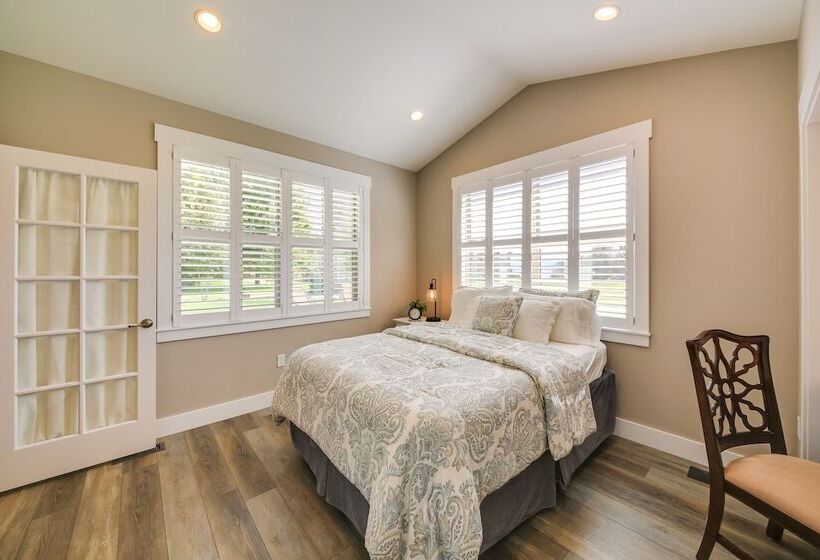 Modern Sandpoint Home W/ Lake Pend Oreille View!