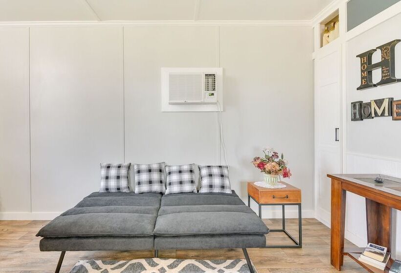 Modern Winnie Cottage W/ Grill On Half Acre!