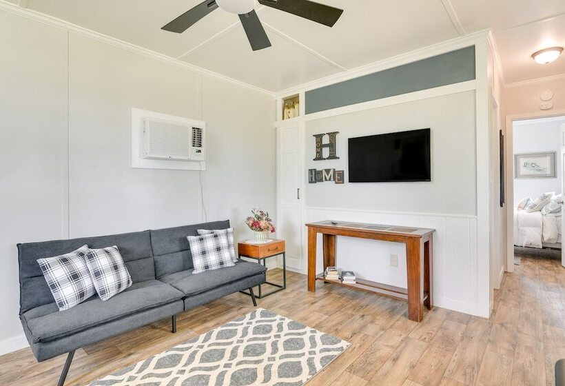 Modern Winnie Cottage W/ Grill On Half Acre!