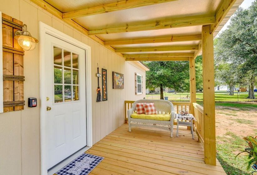 Modern Winnie Cottage W/ Grill On Half Acre!