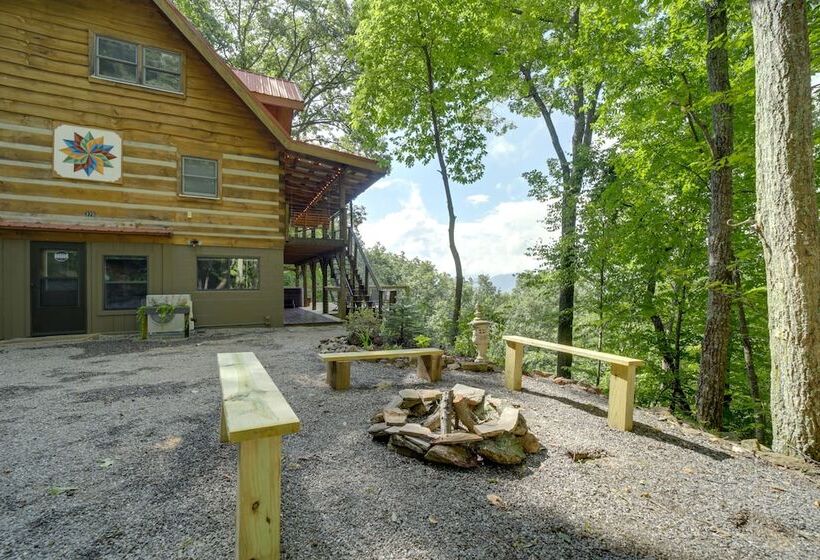 Mountain View Cabin W/ Hot Tub: 27 Mi To Asheville