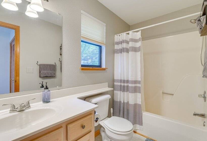 Murphy Cabin W/ Deck & Sweeping Mountain Views!