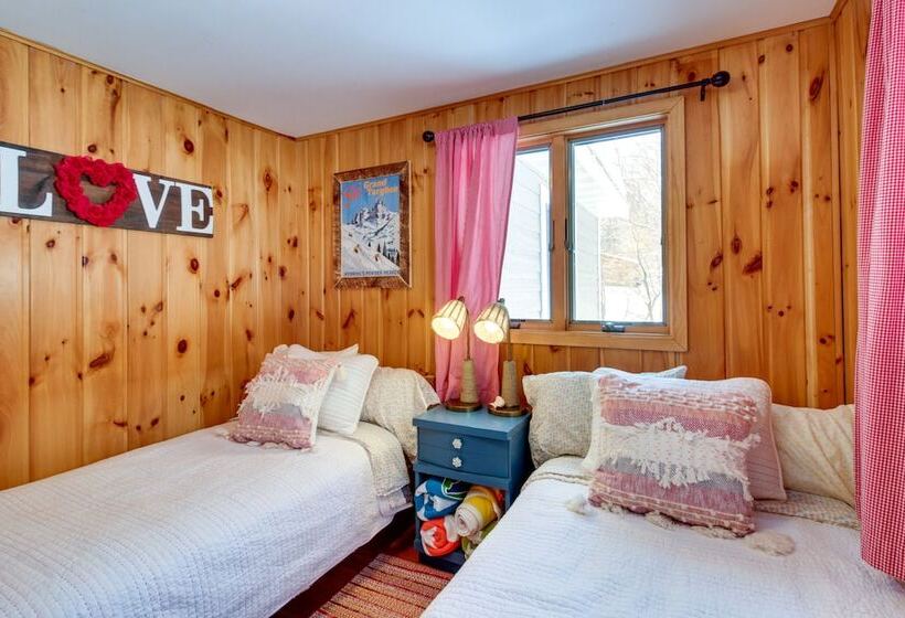 Nevis Cabin Escape W/ Private Hot Tub!