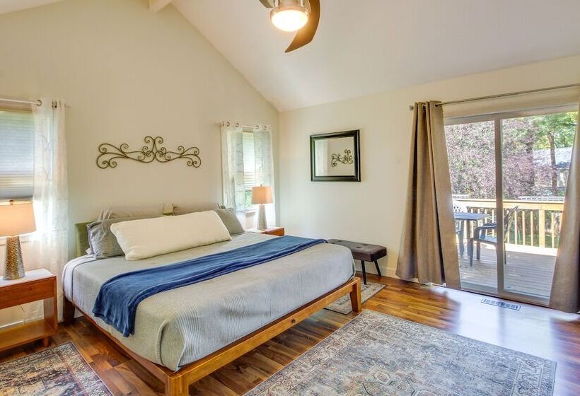 Overland Park Home W/ Fenced In Yard & Gas Grill!