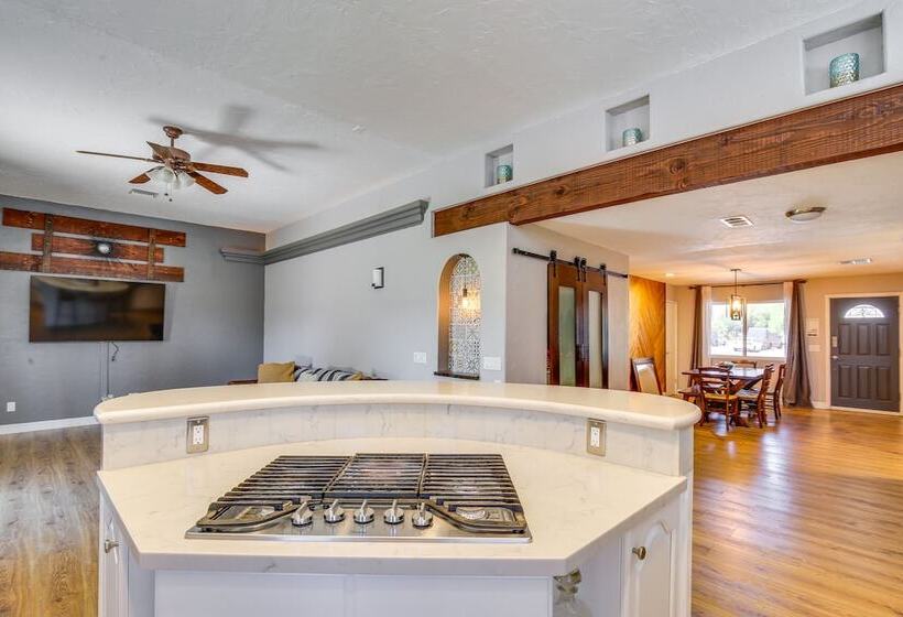 Palm Desert Home W/ Pool, Near Shops On El Paseo!