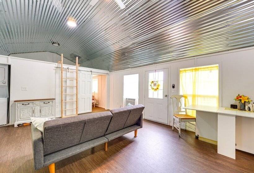 Peaceful Cabin Near Lake Texoma W/ Fire Pit!