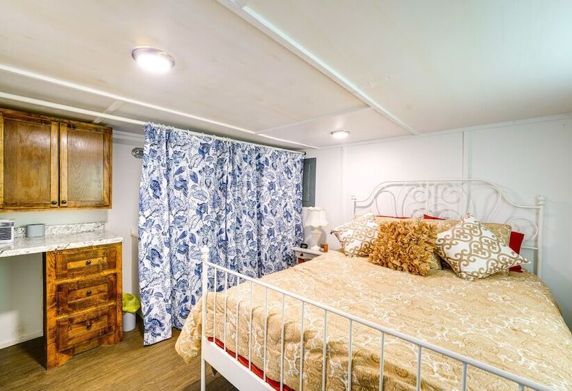 Peaceful Cabin Near Lake Texoma W/ Fire Pit!