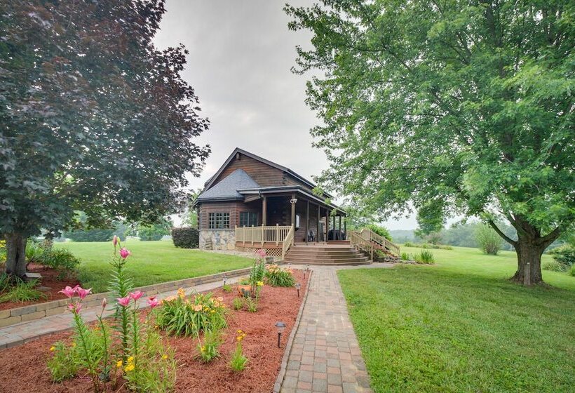 Peaceful Raphine Cottage W/ Deck & Fireplace!