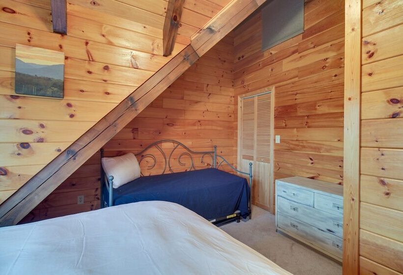 Peaceful Raphine Cottage W/ Deck & Fireplace!