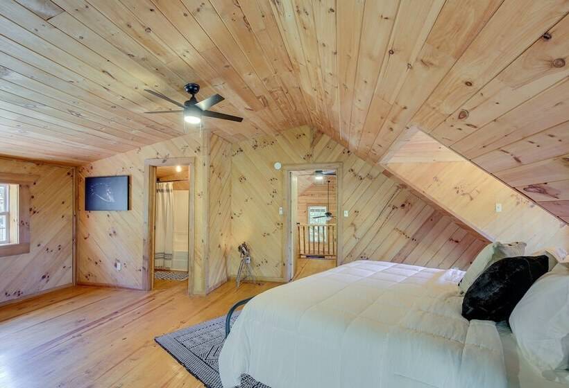 Peaceful Whitley City Cabin On 10 Wooded Acres!