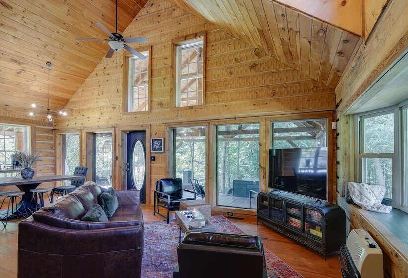 Peaceful Whitley City Cabin On 10 Wooded Acres!