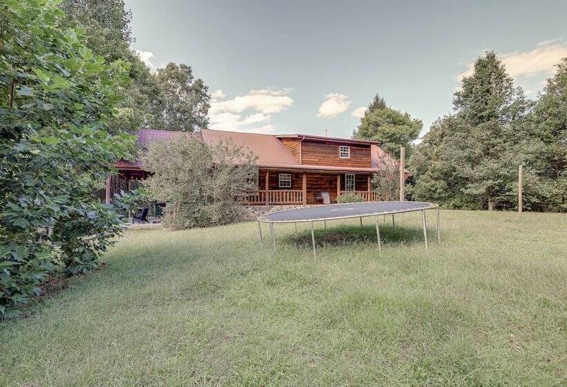 Peaceful Whitley City Cabin On 10 Wooded Acres!