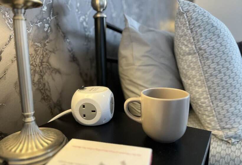 膳宿费 Modernised Central Wigan Townhouse Sleeps Up To 6