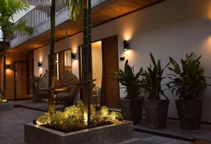 פנסיון Momento Bangtao Beach