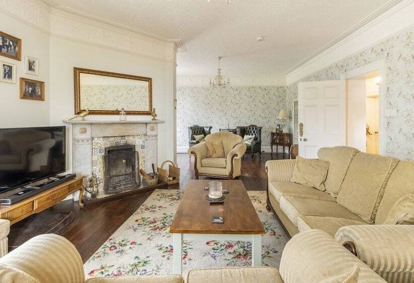 פנסיון Penyvoel Hall