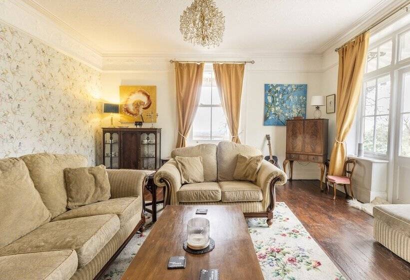 פנסיון Penyvoel Hall