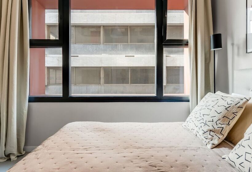 بنسيون Sanders Port   Fresh Studio Near Piraeus Port