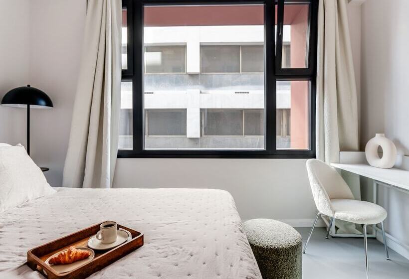 بنسيون Sanders Port   Modest Studio Near Piraeus Port