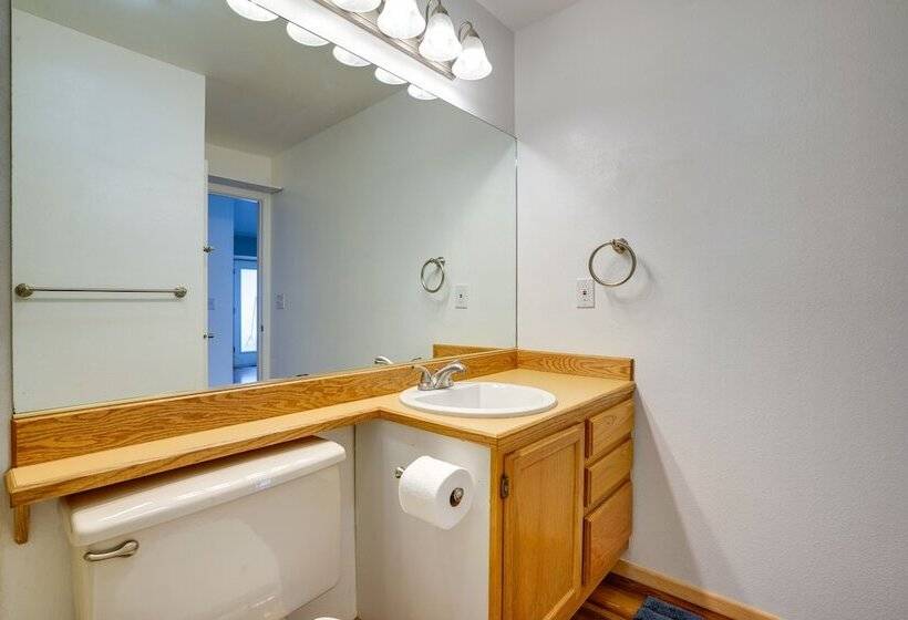 Pet Friendly Anchorage Home   8 Mi To Downtown!