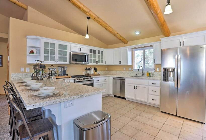 Pet Friendly Big Bear Cabin ~ 6 Mi To Ski Resorts!