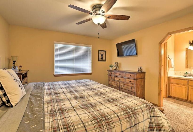 Pet Friendly Big Bear Cabin ~ 6 Mi To Ski Resorts!