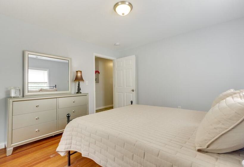 Pet Friendly Connecticut Retreat Near Golfing!