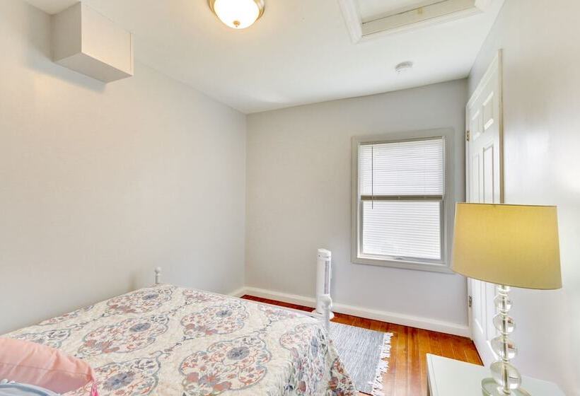 Pet Friendly Connecticut Retreat Near Golfing!