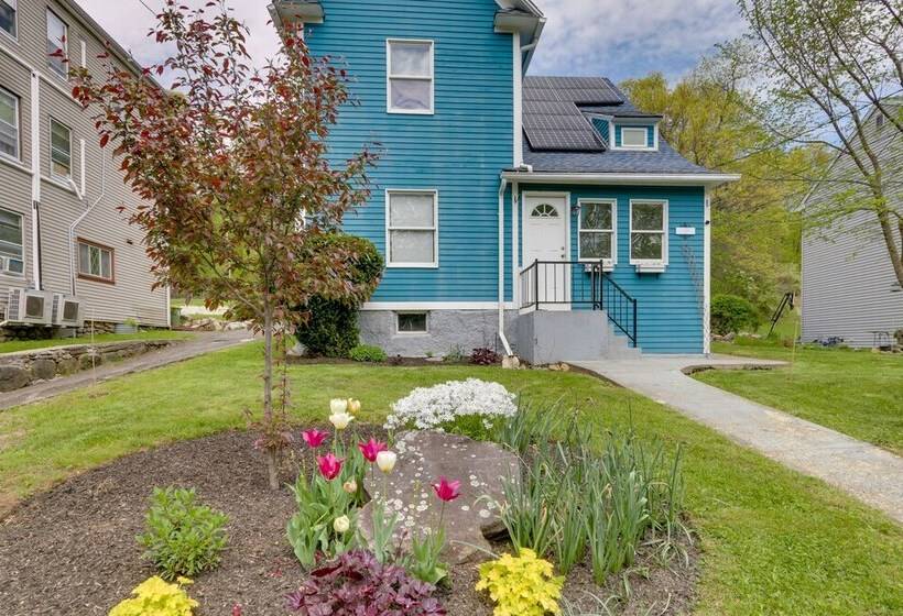 Pet Friendly Connecticut Retreat Near Golfing!