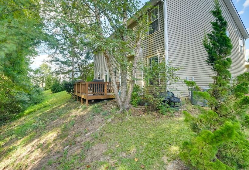Pet Friendly Holly Springs Residence With Deck!