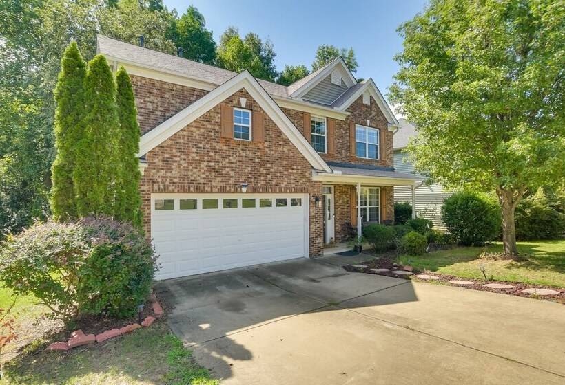 Pet Friendly Holly Springs Residence With Deck!