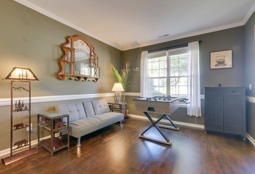 Pet Friendly Holly Springs Residence With Deck!