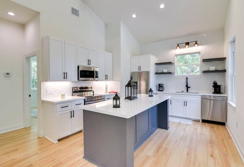 Pet Friendly Houston Home ~ 3 Mi To Downtown!