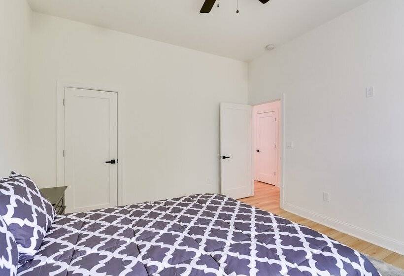 Pet Friendly Houston Home ~ 3 Mi To Downtown!