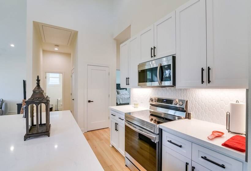 Pet Friendly Houston Home ~ 3 Mi To Downtown!