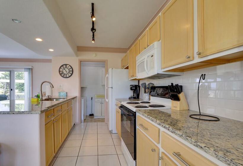 Pet Friendly Port Charlotte Home W/ Canal Access!