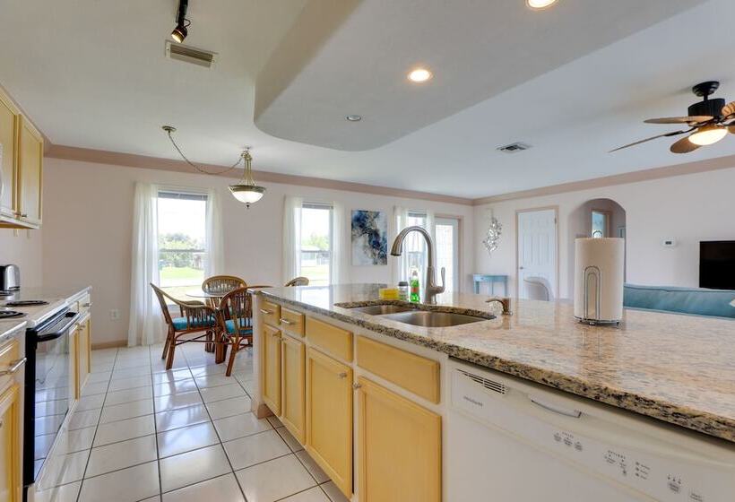 Pet Friendly Port Charlotte Home W/ Canal Access!