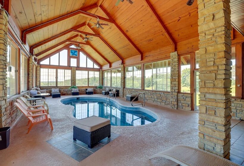 Mtn View Shirley Pool House: Pets Welcome!
