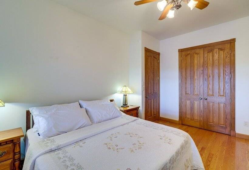 Mtn View Shirley Pool House: Pets Welcome!