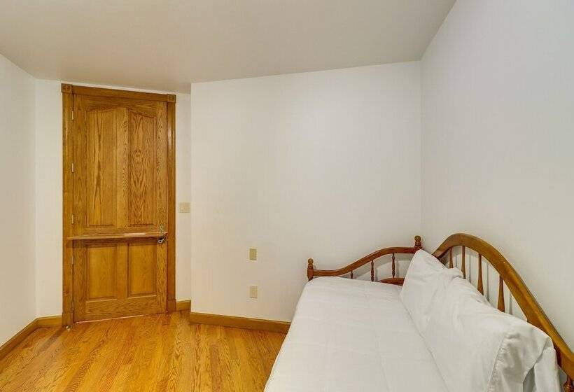 Mtn View Shirley Pool House: Pets Welcome!