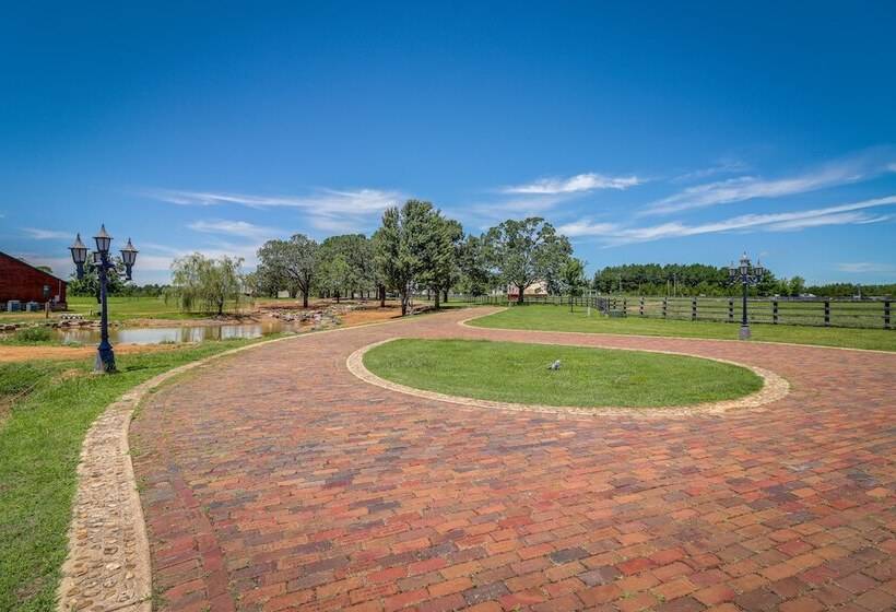 Mtn View Shirley Pool House: Pets Welcome!