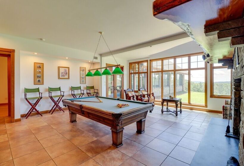 Mtn View Shirley Pool House: Pets Welcome!