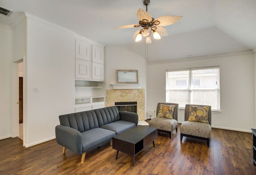 Pet Friendly Spring Home 4 Mi To Six Flags!