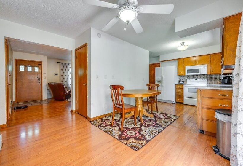 Pet Friendly Waterloo Abode W/ Deck!