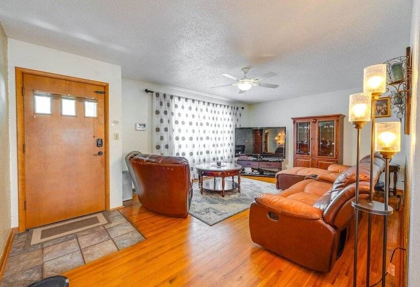 Pet Friendly Waterloo Abode W/ Deck!